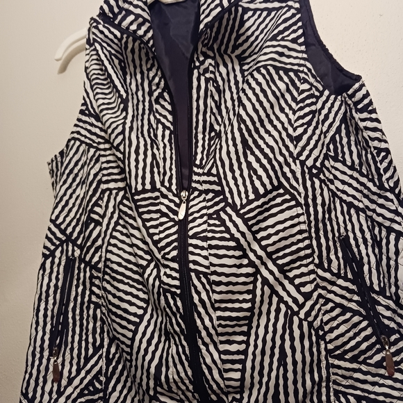 Allison Daly Vest - Picture 2 of 2